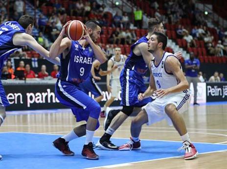 חודר נהדר ולוקח החלטות טובות. לאומי (FIBA)