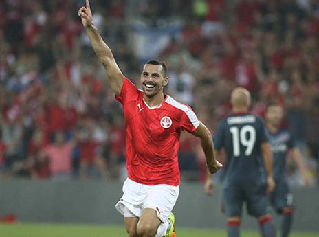 שיר צדק. סיים כמו חלוץ גדול (צילום: אלן שיבר)