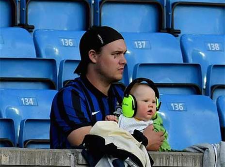 אוהד צעיר במשחק של אינטר מול טוטנהאם (Getty)