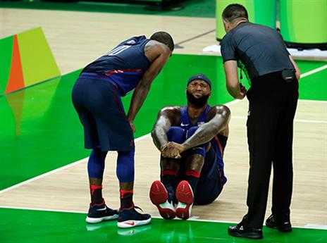 הדאיג מעט את הספסל עם פציעה. קאזינס (getty)