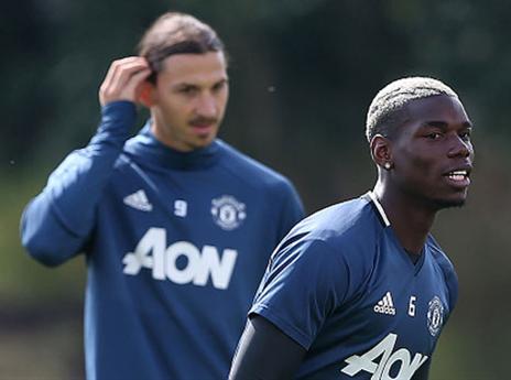 זלאטן עם פוגבה. ישמש כמנטור לקשר הצעיר (Getty)