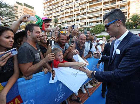 שחקן השנה באירופה יפגוש בקבוצת נעוריו (gettyimages)