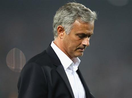 מוריניו בסיום. האשים את השופט (getty)