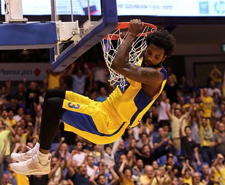 בדרך לעוד דאנק אדיר. ראד (אלן שיבר)