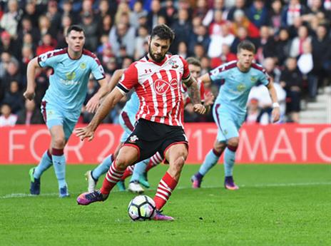 אוסטין מוחץ את בארנלי (Getty)