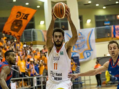 פתח טוב את המשחק. בן שימול (עודד קרני)