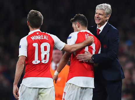 אוהב את אוזיל יותר מדי. ונגר (getty)