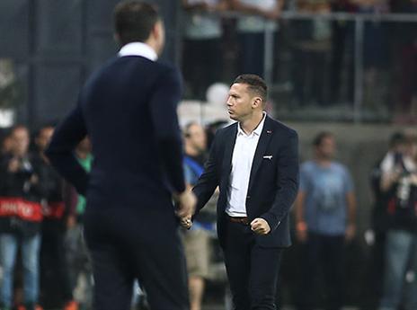 בכר שמר על הדינאמיות, שוטה טעה (אלן שיבר)