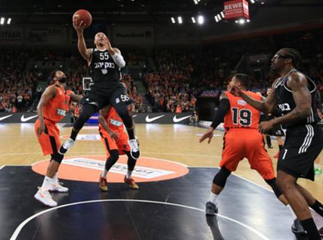 ג'רלס בדרך לסל נדיר של ירושלים (האתר הרשמי של אולם)