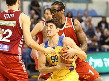 המנהיג של אשדוד. יפתח זיו (דני מרון)