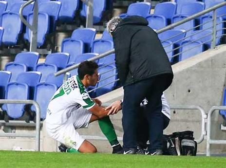 מנחם. האצבע חזרה למקום והוא חזר למגרש (דני מרון)