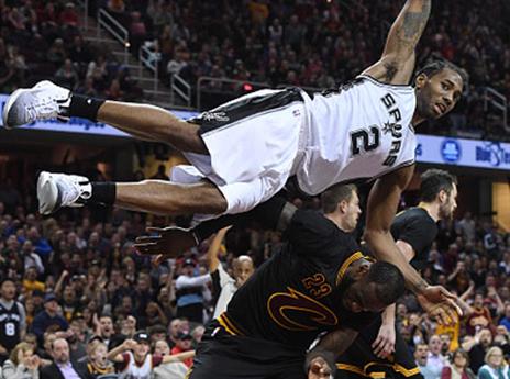 משחק ענק של שני האולסטארים. קוואי מעל לברון הלילה בקליבלנד (getty)