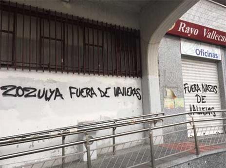 כתובות נגד זוזוליה בווייקאס (טוויטר)