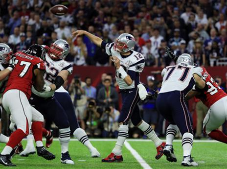 בריידי עם המסירה. התקשה לפתח מומנטום בדרייבים הראשונים (Getty)