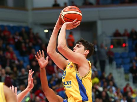 לא חשש מהמעמד. זיו (דני מרון)