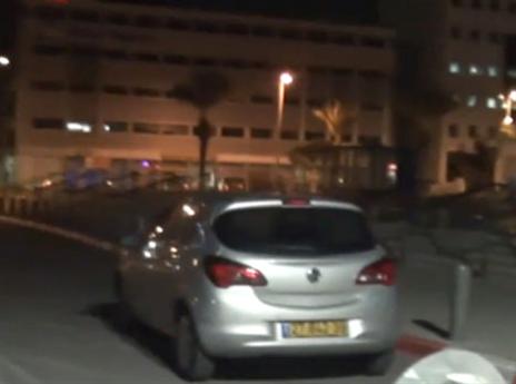 הרכב בו ישן ג'ונסון בזמן הדליפה בדירתו