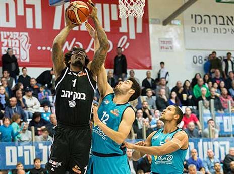 היה עצבני והורחק. אמארה (מנהלת הליגה)