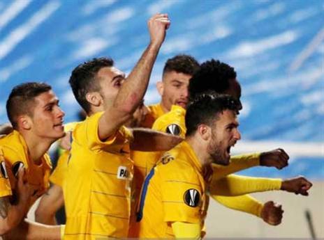 קאמבק מרשים. שחקני אפואל חוגגים (Getty)