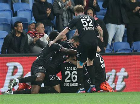 מחזיקים אצבעות לבית"ר