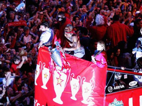 איפה זה עומד לעומת בארסה? ליברפול חוגגת לפני 12 שנים (getty)