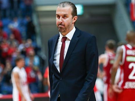 יהנה מסגל מלא. פיאניג'אני (אלן שיבר)