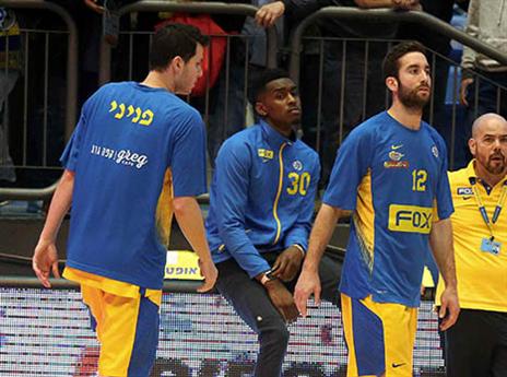 מילר צפה מהצד (אלן שיבר)