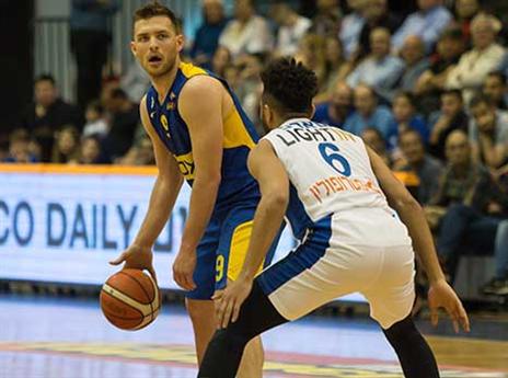 "צריך להישאר ביחד ולהאמין אחד בשני". שארפ (מנהלת הליגה)