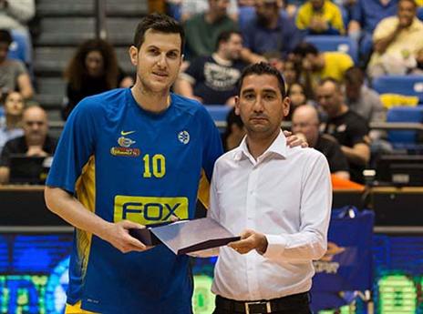 גיא פניני קיבל פרס לציון 3,000 נקודות בליגת העל (מנהלת הליגה)