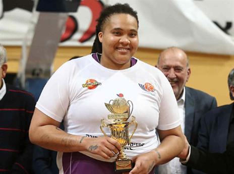 הגיעה ברגע האמת. אדאמס (אלן שיבר)