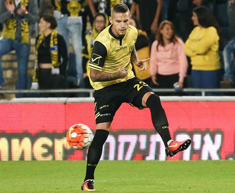 לא אהב את החילוף. הייסטר (דני מרון)