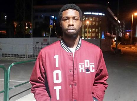 שוחרר מבלי שיחק. ג'ונסון