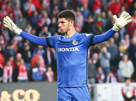 גלזר. לחץ לתת לו את המפתחות בין הקורות (דני מרון)