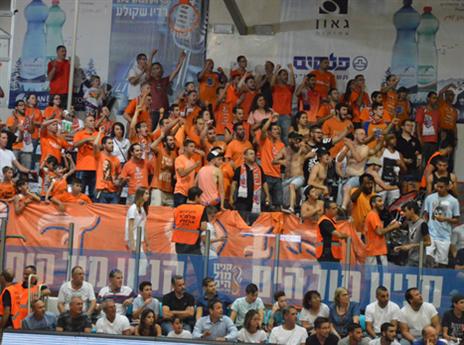 אילת נצבעה כתום (מנהלת)