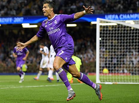 ב-13 השנים שעברו, לא הפסיק להבקיע, לנצח ולזכות בתארים (Getty)