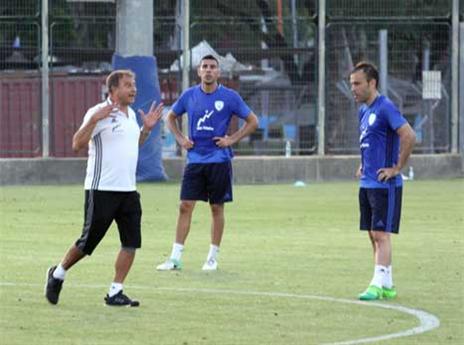 החליט לעבוד על מצבים נייחים. אלישע לוי (ההתאחדות לכדורגל)