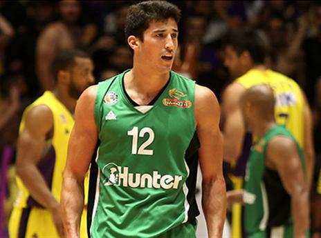 בדרך למכבי ת"א. דיברתולומיאו (מנהלת הליגה)