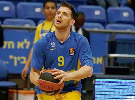 ישוב למכבי בתום העונה. מקל (אלן שיבר)
