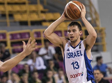 הוביל פתיחה נהדרת בלבן. הובר (FIBA)