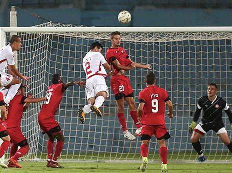 הגנת הפועל ת"א התקשתה מול נג'וקו (אלן שיבר)