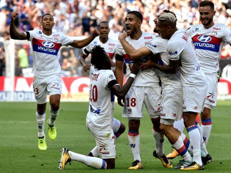 חגגו עד תוספת הזמן. שחקני ליון (getty)