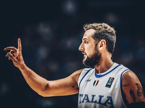 בלינלי לא ריחם במפגש מול איטליה (FIBA)