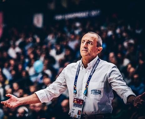 נפרד ברבע הגמר. מסינה (FIBA)