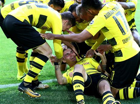 פיליפ חוגג שערים ראשונים במדי דורטמונד (getty)