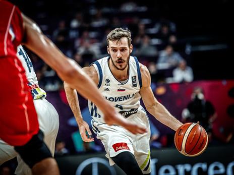 הסלובנים חזרו לעניינים בול בזמן (FIBA)