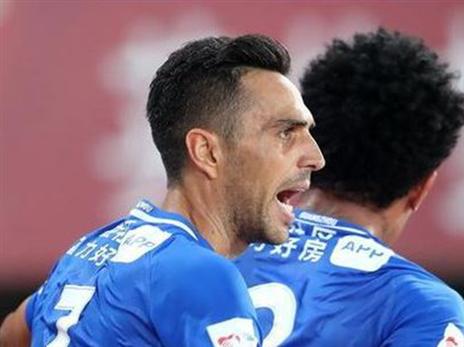 מתעלה על טבס ואוסקר. זהבי