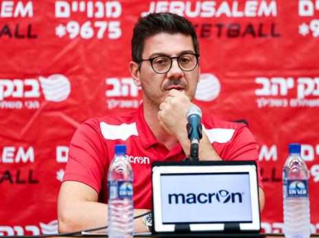 אוהב הנעת כדור עד לזריקה טובה. קציקאריס (דני מרון)