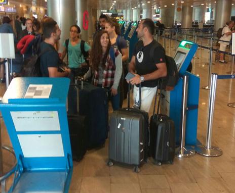 יסבו גאווה גם ללא סממנים ישראליים?