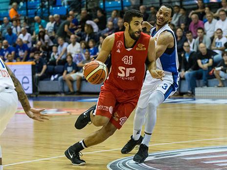 גינת. "הפציעה של הווארד שינתה את התכניות (מנהלת הליגה)