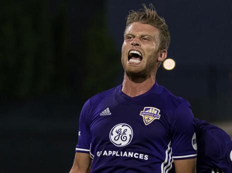 אבגד. "ליגה תחרותית" (beebuckphotography)