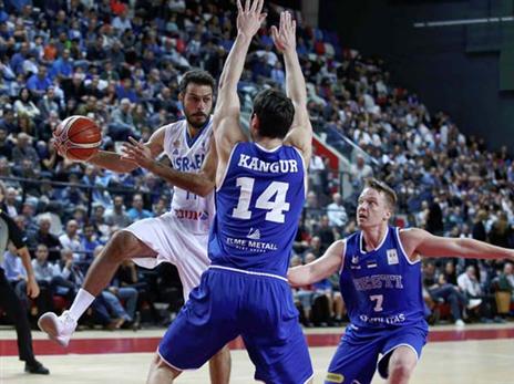 משחק ראשון בנבחרת בגיל 32. בן שימול (אלן שיבר)